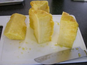 Grilled Pineapple - pineapple prep